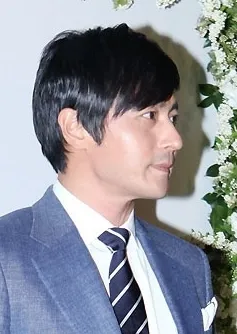Jang Dong Gun làm MC đám cưới Han Jae Suk